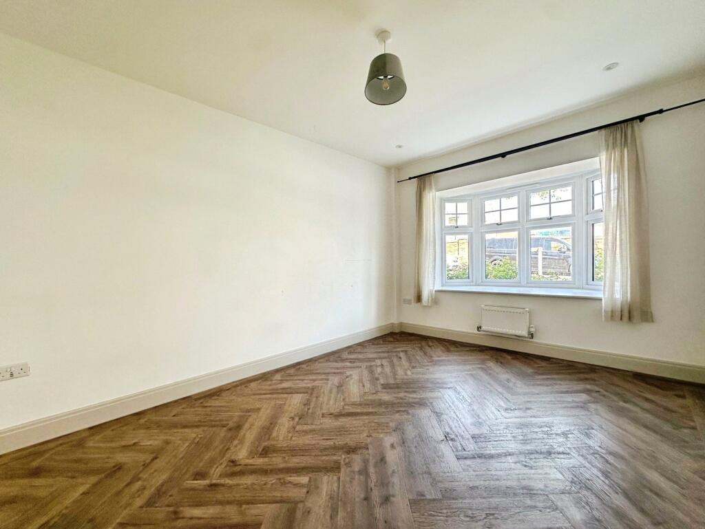House in Guildford - View 5