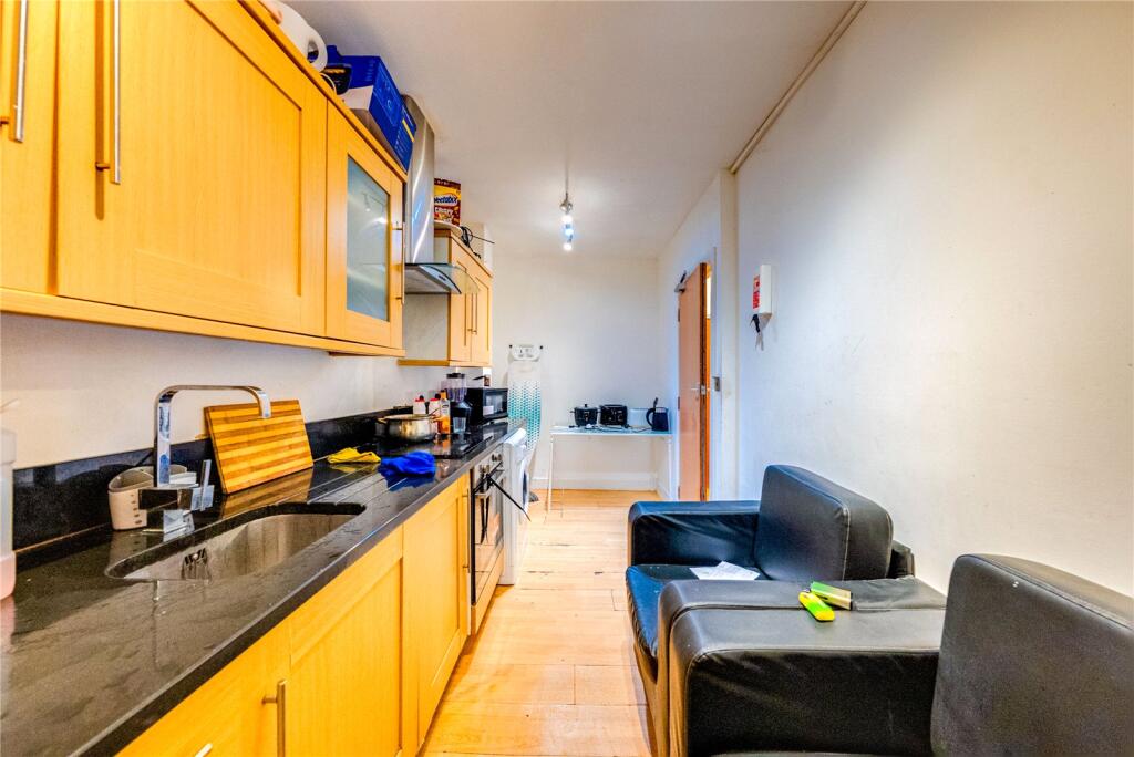 Apartment in London - View 5