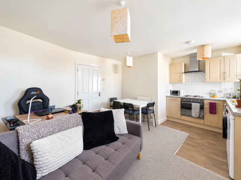 Apartment in Blunsdon St Andrew, Redhouse, St. Andrews - View 4