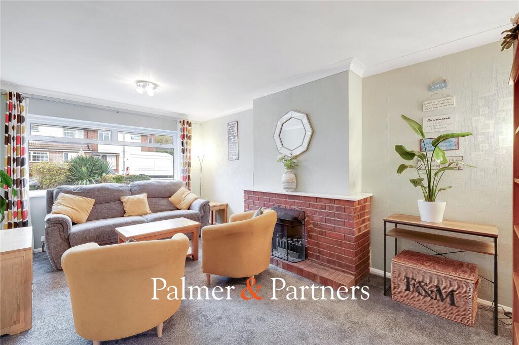 House in Chelmsford, Meadgate, Great Baddow - View 2