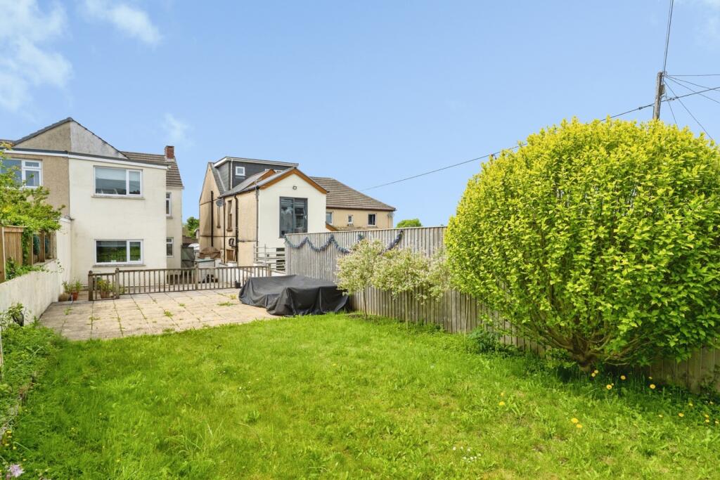 House in Upper Loughor, Llwchwr - View 4