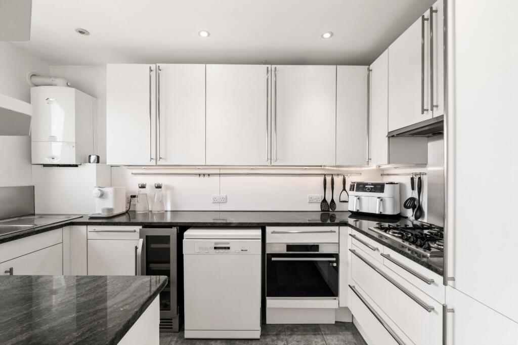 Apartment in London - View 3