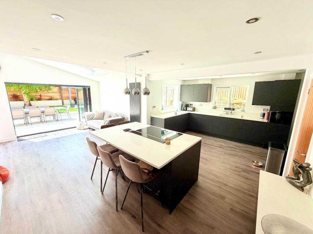 Squires Walk, Spinney Hill, Northampton NN3 - View 2