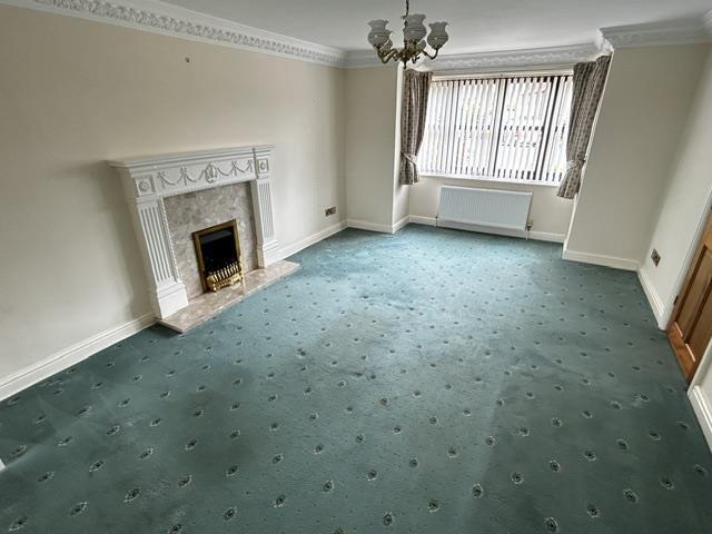 House in Doncaster, Adwick Upon Dearne - View 3