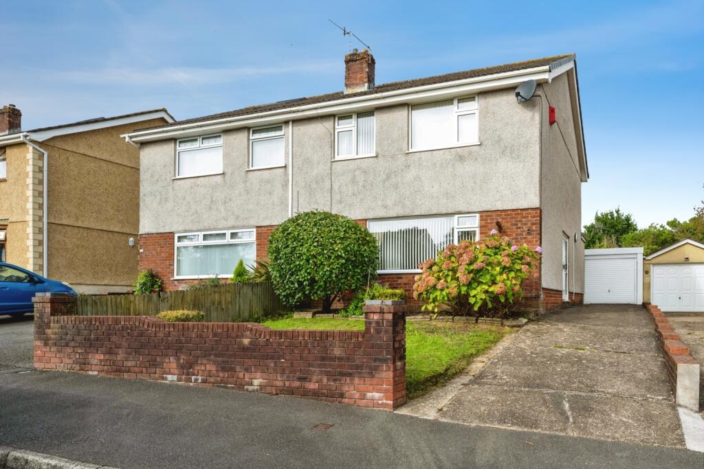 Main image of property: Glyn Rhosyn, Gorseinon, Swansea, SA4