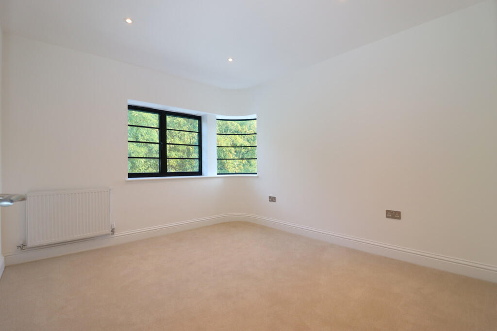 Apartment in Surbiton, Oakhill, Berrylands - View 5