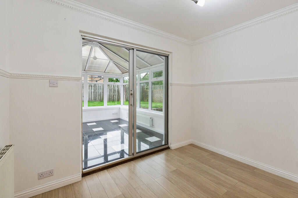 House in Glasgow, Blairtummock, Springhill - View 4