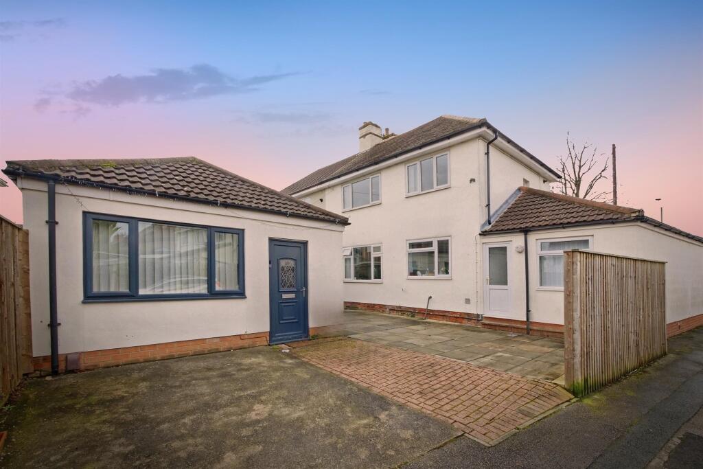 Main image of property: Fifth Avenue, York