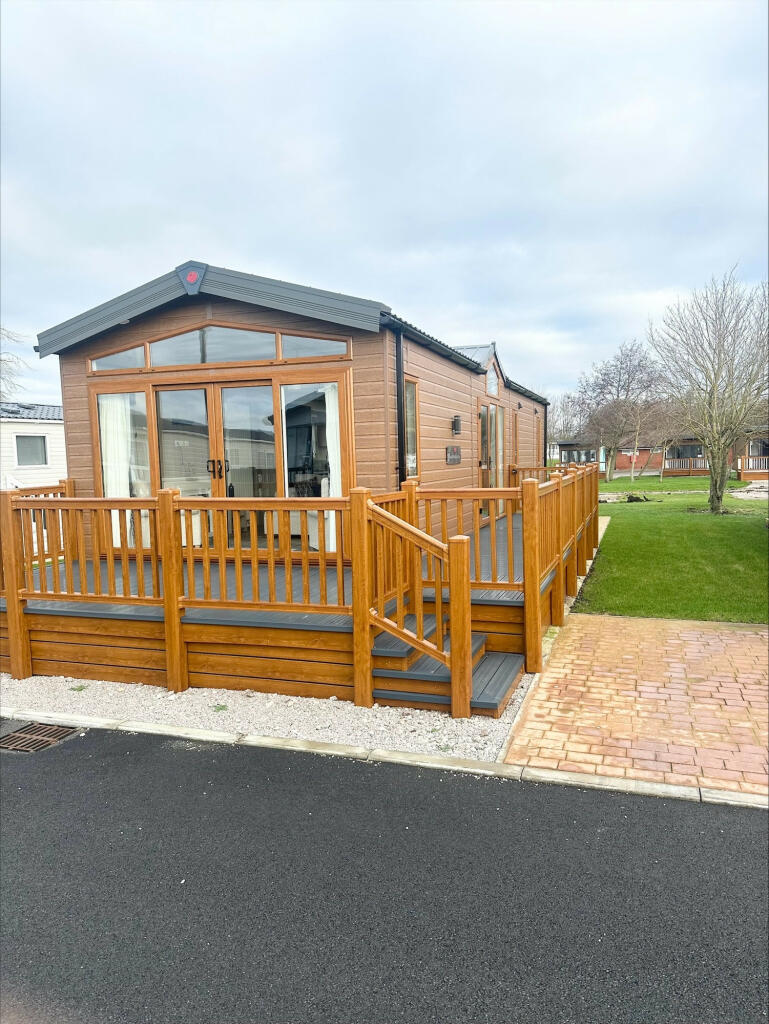 2-bed caravan on Harrison Leisure UK Ltd, Riverside Caravan Park, Southport, Merseyside, PR9, £125,000