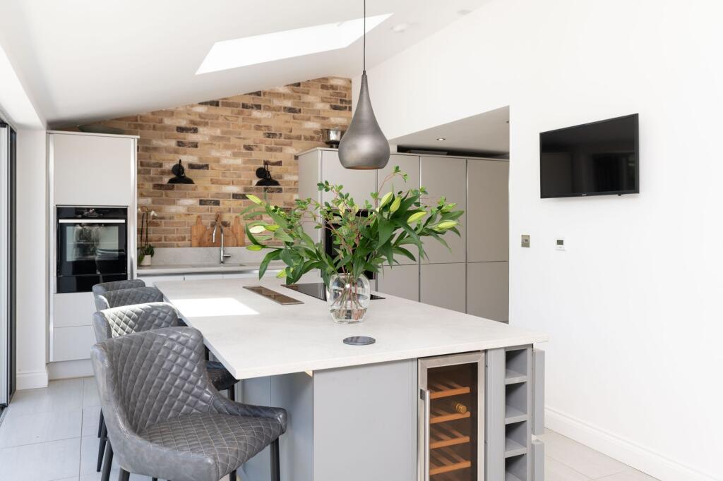 Empingham Road, Stamford, PE9 photo 4