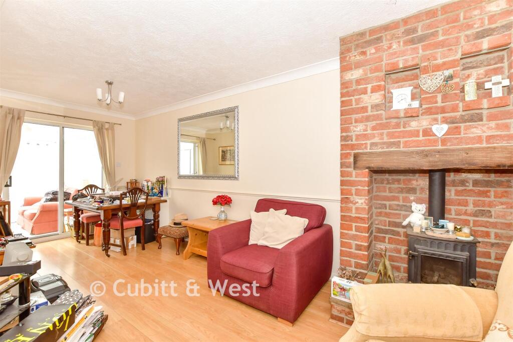 House in Chichester, Selsey - More