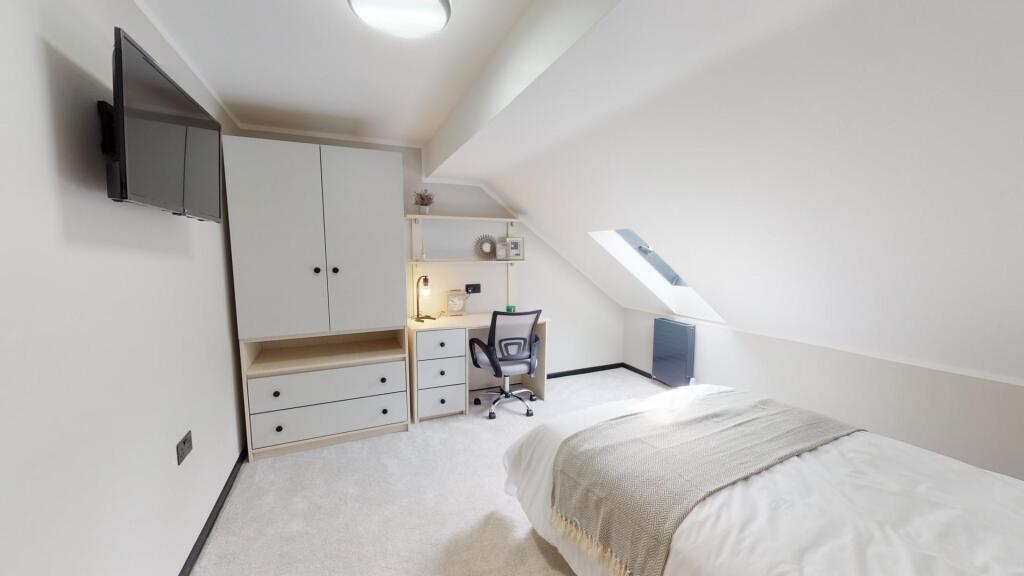 House in Nottingham - More