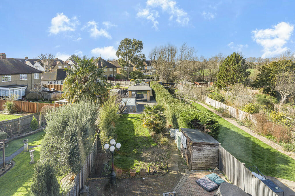 House in London, Royal Borough of Kingston upon Thames - View 3