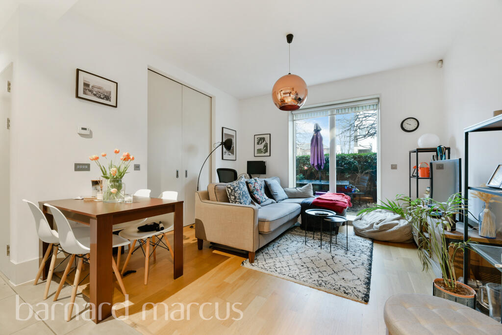 Apartment in London - View 5
