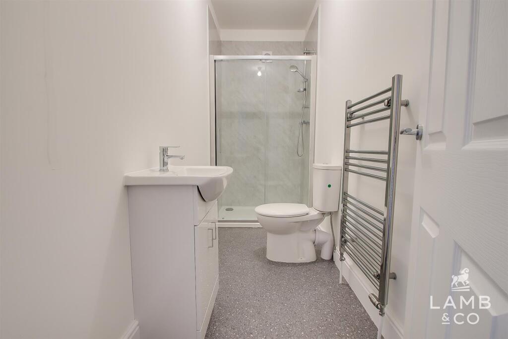 House in Clacton-on-Sea, Great Clacton - View 5