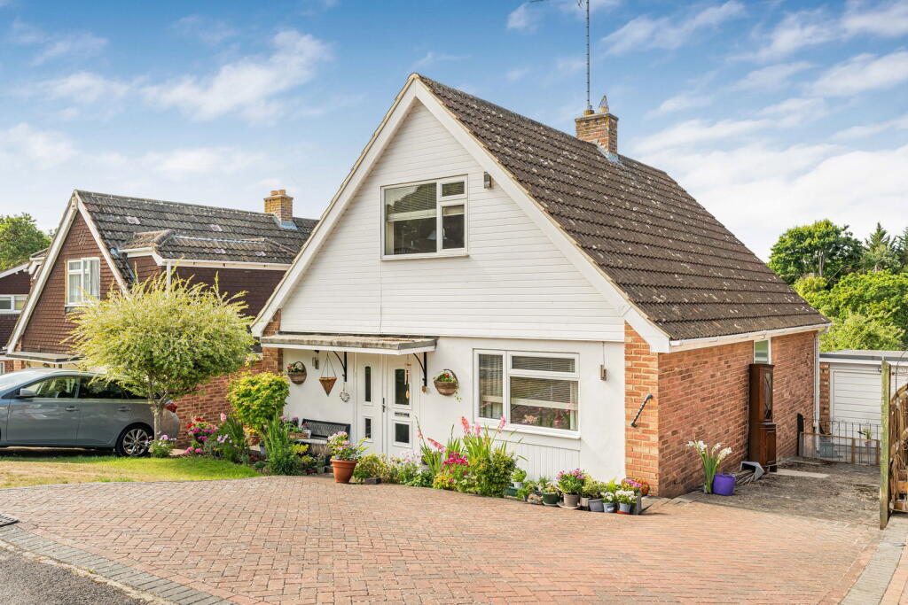 Main image of property: Hazel Close,Marlow,SL7 3PW