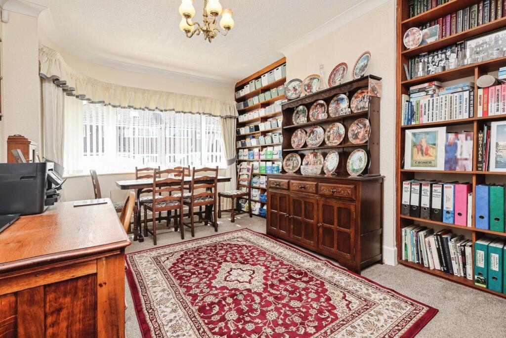 Warley Croft, Oldbury, West Midlands, B68 photo 4