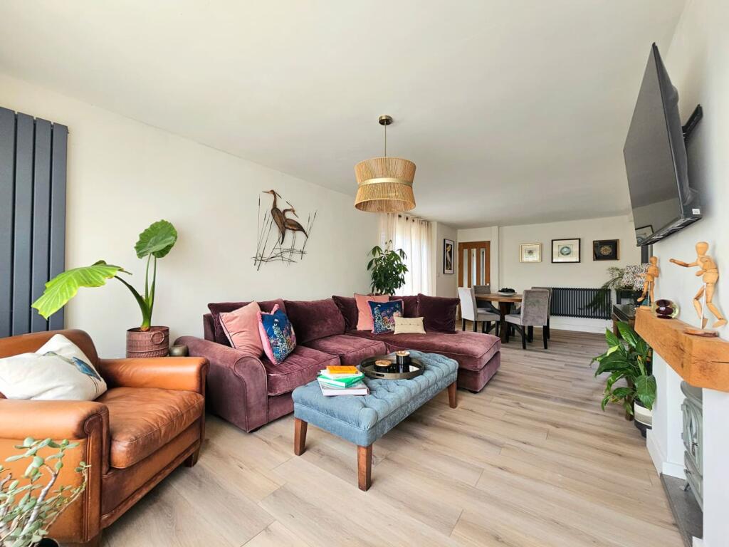 House in Gloucester - View 5