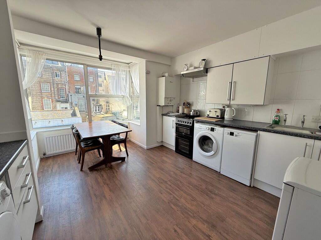 3-bed flat on Little Preston Street, Brighton, £300,000