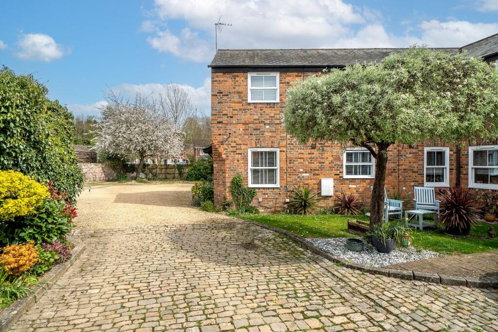 Additional image 4 of High Street, Markyate, AL3