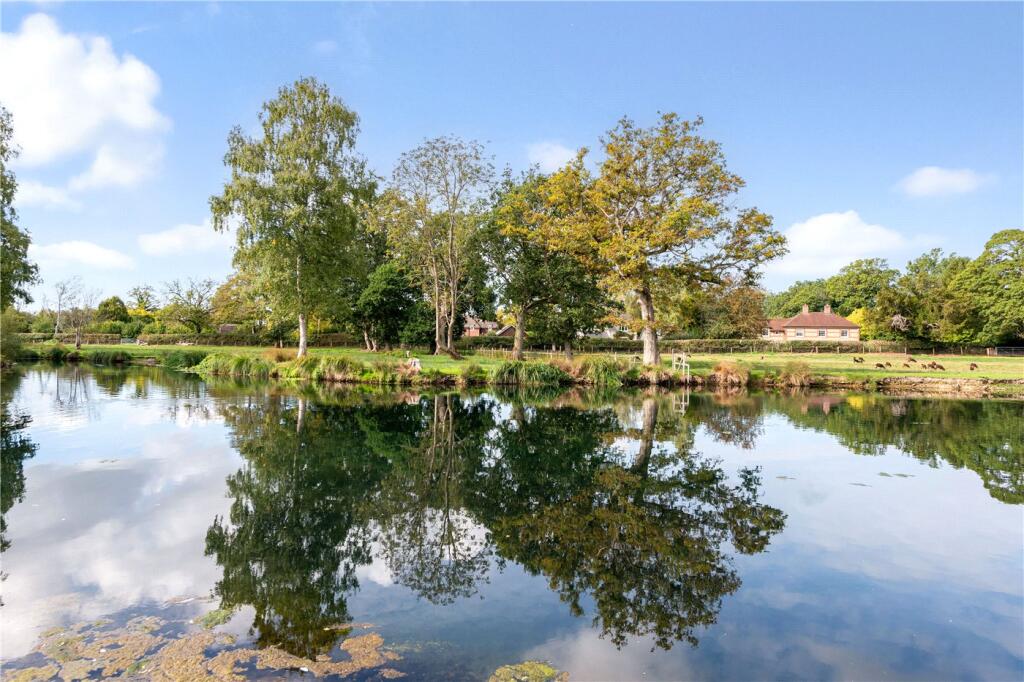 Mill Lane, Longparish, Andover, Hampshire, SP11 photo 2