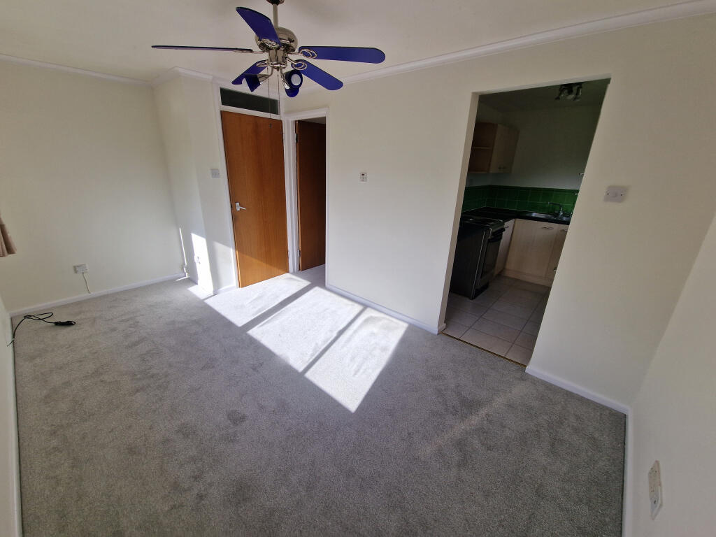 Apartment in Yeovil, Somerset - View 5
