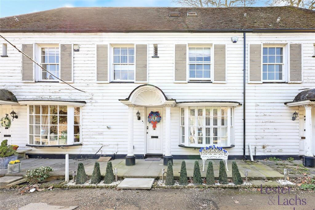 Main image of property: Kings Mews, High Road, Chigwell, IG7