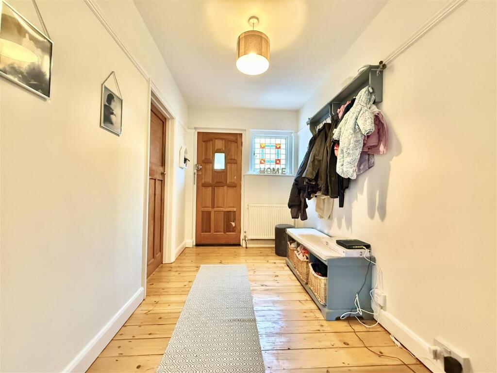 House in Hereford, Herefordshire - View 2