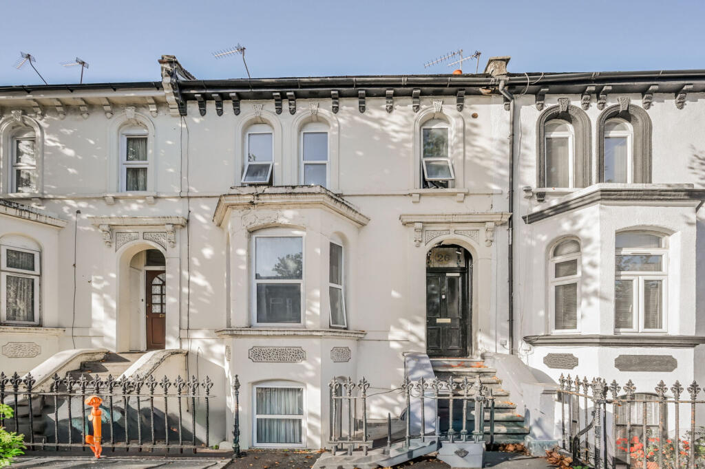 House in London - View 2