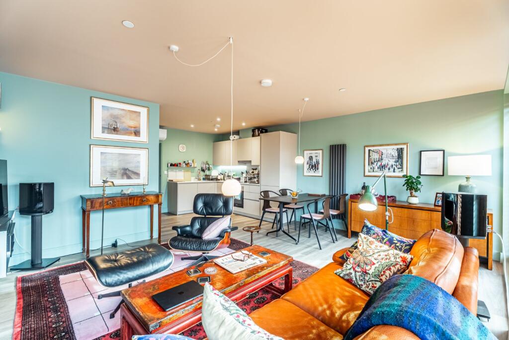 Campfield Road, St. Albans, Hertfordshire, AL1 photo 2