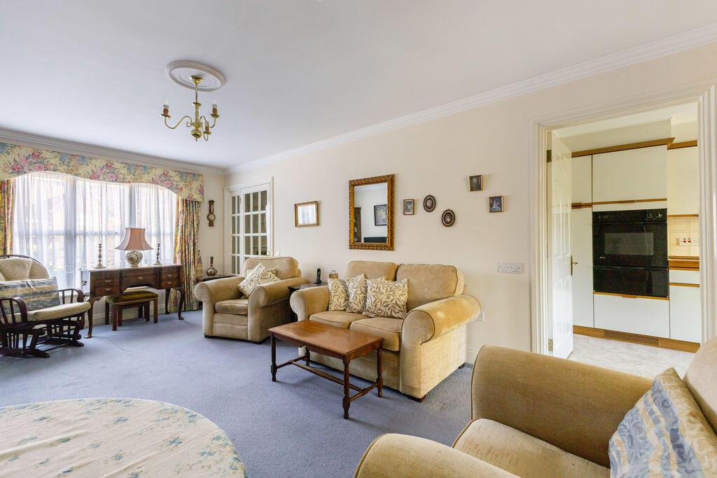 2, Church Place, Uxbridge photo 4
