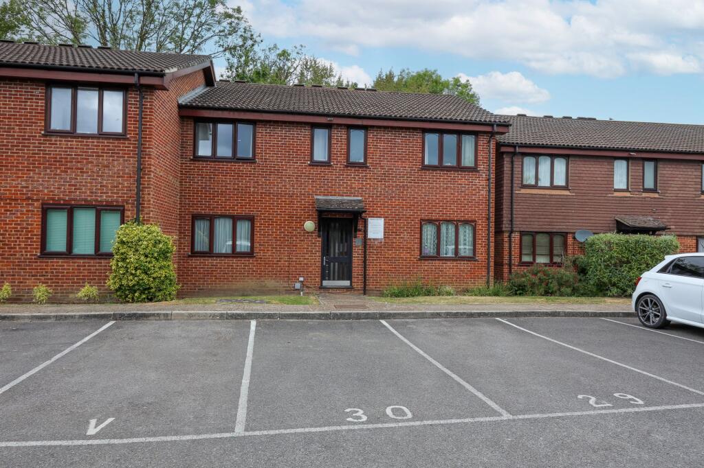 1-bed flat on Junction Close, Burgess Hill, RH15, £200,000