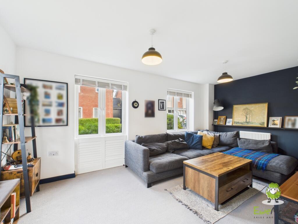 House in Basingstoke and Deane, The Fairways, Kempshott Park - View 2
