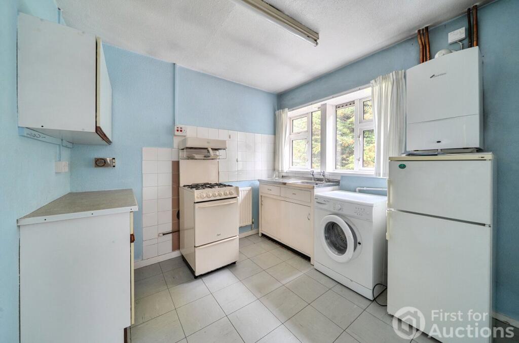 Apartment in Aldershot, East End, North Town - View 4