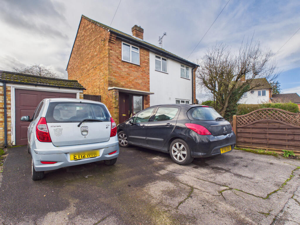 Main image of property: Woodley, RG5