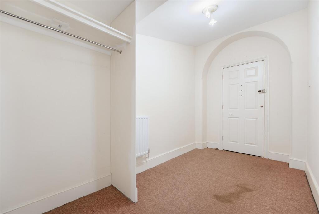 Apartment in Southall - View 3