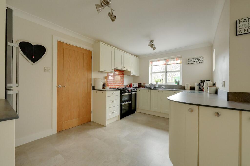 House in Redhill - View 5