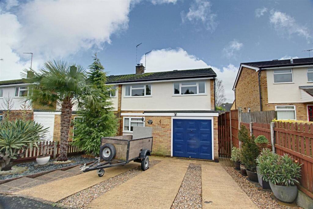 Main image of property: Buckingham Road, Tring