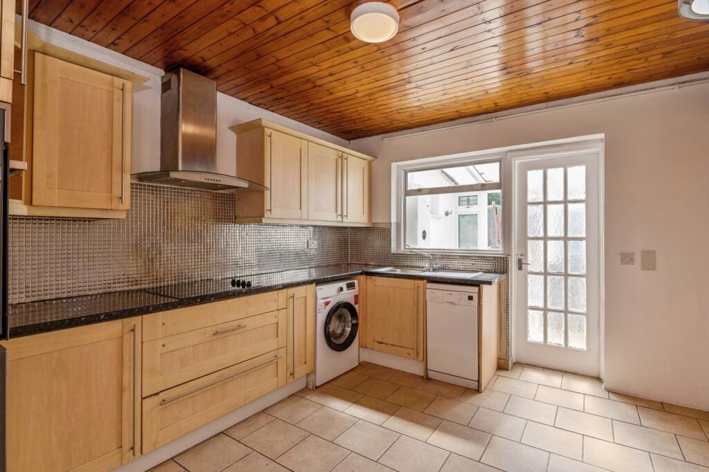 House in Thurrock, Essex - View 3