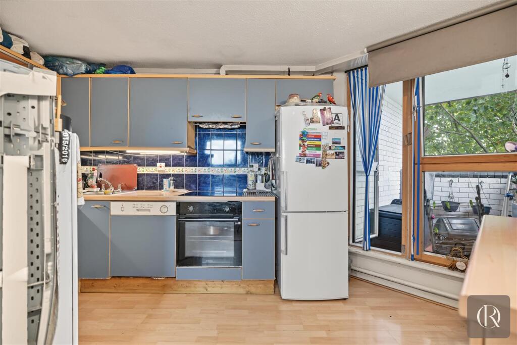 House in London, Royal Borough of Kensington and Chelsea - View 5