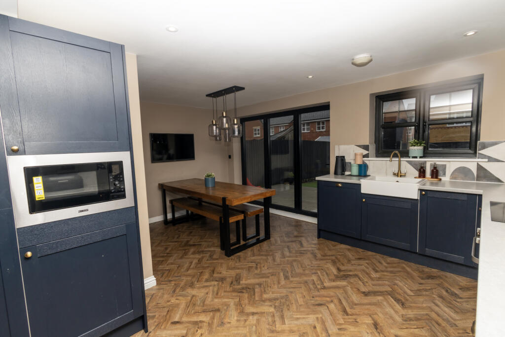 Main image of property: Littlemoss Close, Audenshaw, M34 5US