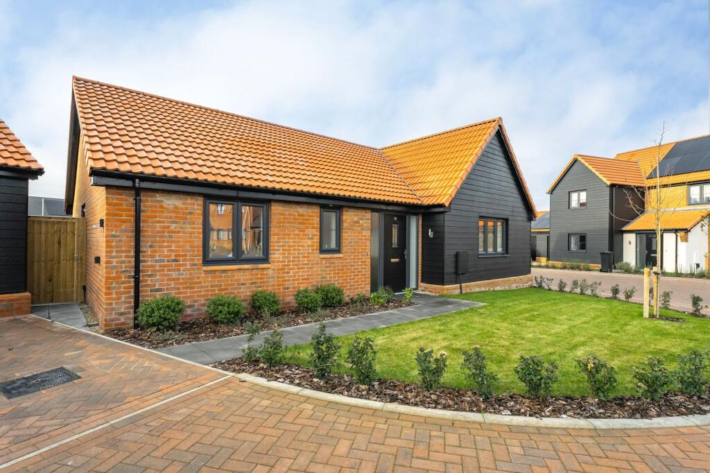 3-bed detached on The Fields, Bacton, £445,000