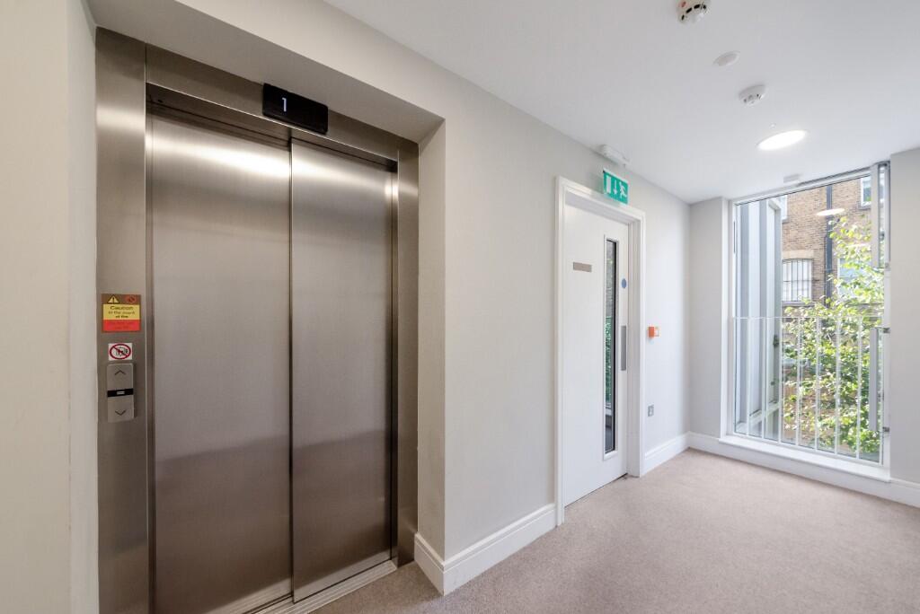 Apartment in London - View 3