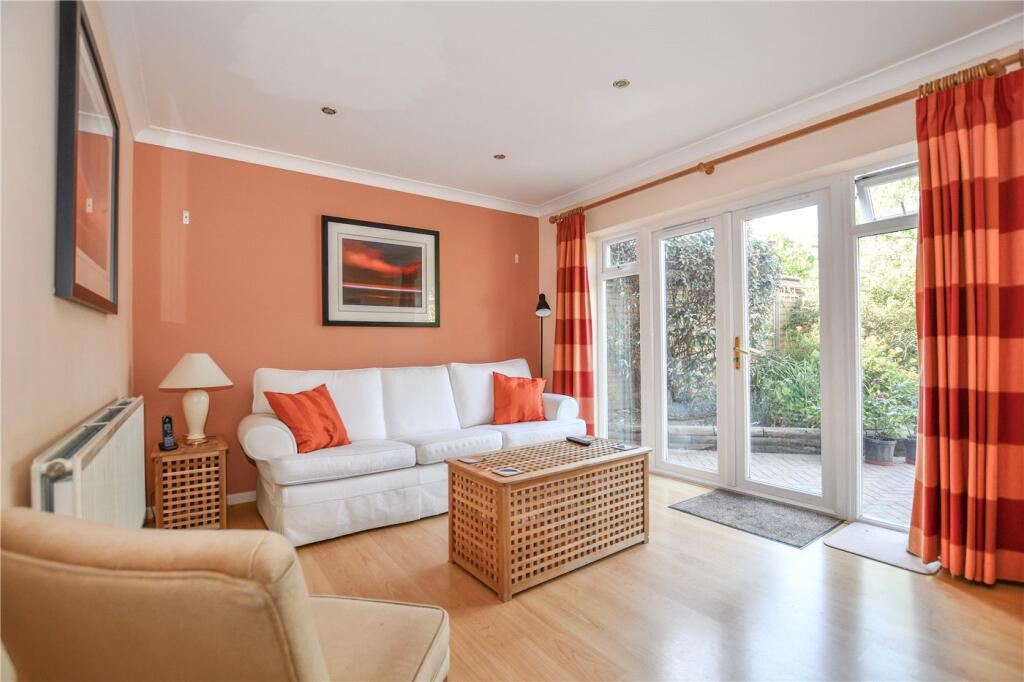 House in Wokingham, Emmbrook - View 5
