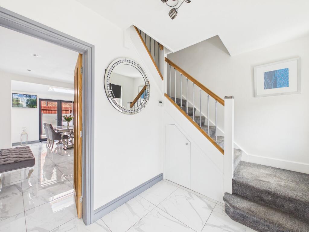 Southcliffe Road, Carlton, Nottingham - More