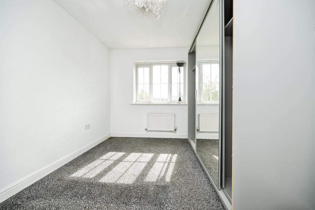 Apartment in Sandwell, West Midlands - View 5
