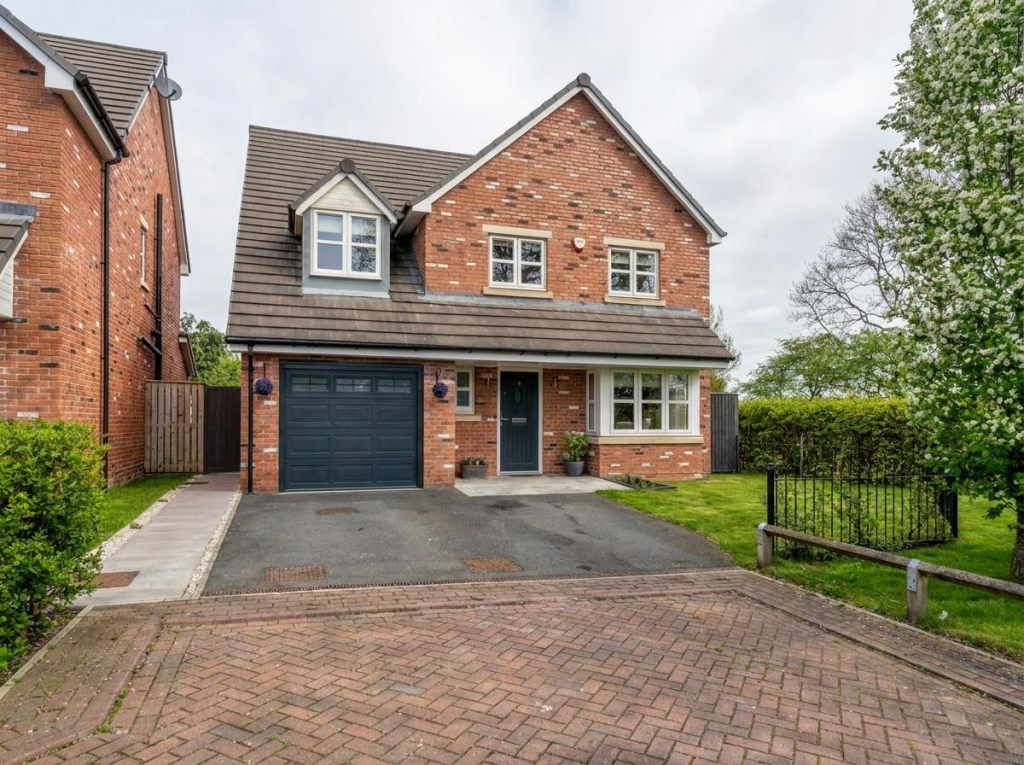 Main image of property: Oak Park Gardens, Scholes, Leeds