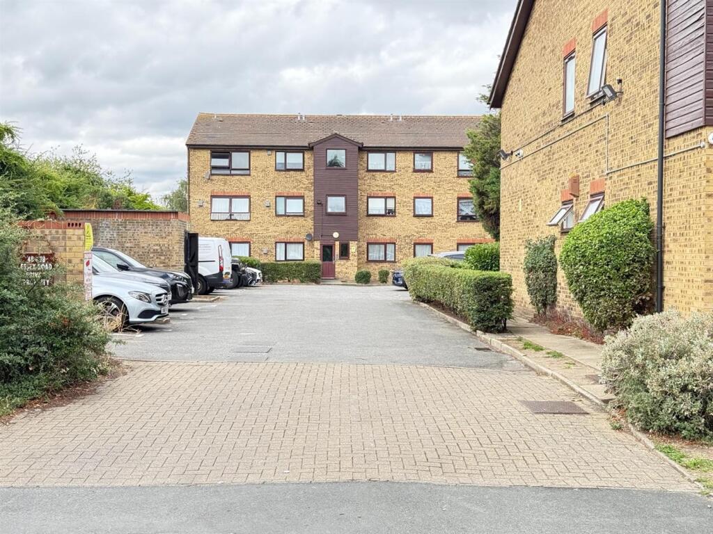 Main image of property: Essex Road, Chadwell Heath