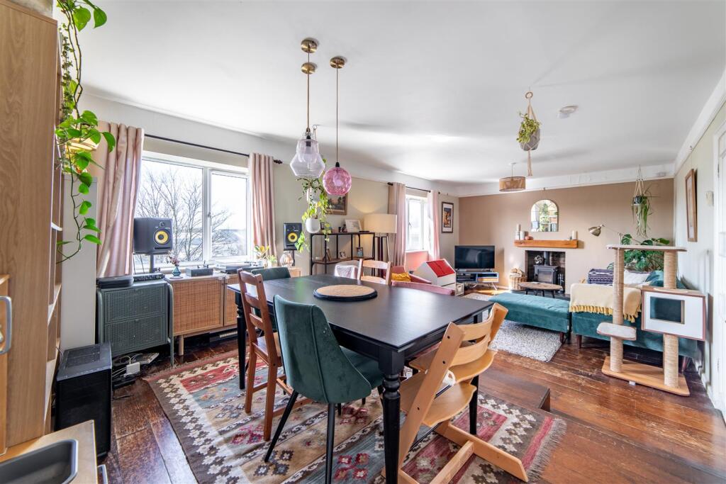Apartment in Newcastle upon Tyne, High Heaton - View 4