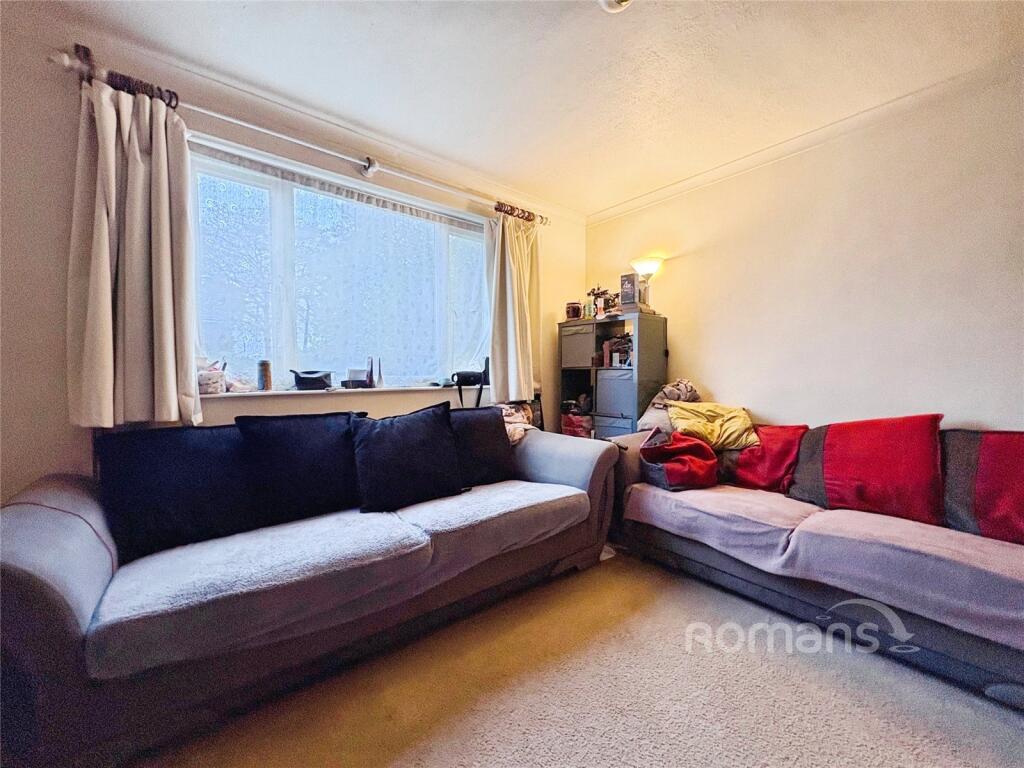 House in Surrey Heath, Old Dean - View 3